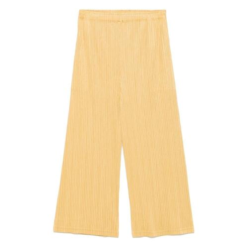 Issey Miyake - Trousers > Cropped Trousers - Yellow