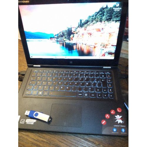 Lenovo IdeaPad Yoga 2 13 - 13" Intel Core i3-4010U - 1.7 Ghz - Ram 4 Go - SSDD 500 Go