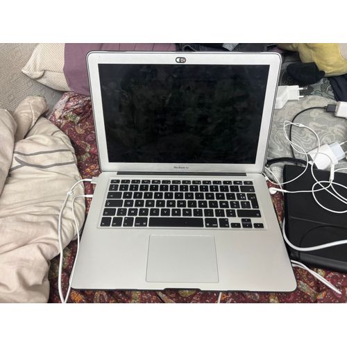 Apple MacBook Air mi-2017 - 13" Intel Dual Core - Ram 8 Go - DD 256 Go