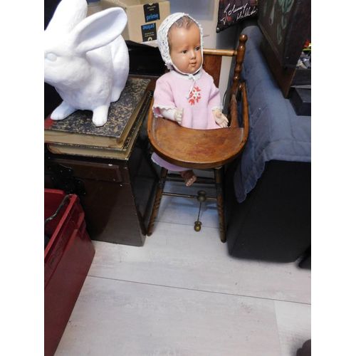 Vieille Chaise De Bébé Transformable !! Vendu Avec Bébé ! Hauteur De 60cms :