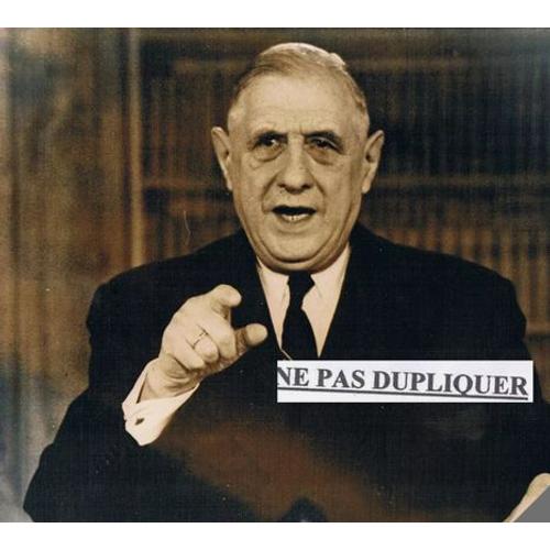 Photographie Argentique Originale Du Président Charles De Gaulle, Allocution À La Télévision En Juillet 1965, 15 X 20 Cm