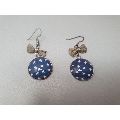 Boucles D'oreilles Bleues Rondes Avec Étoiles