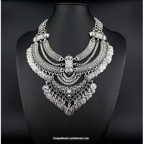 Collier Plastron Ethnique En Métal Argenté (Couleur Argent Tibétain Vieilli) Avec Breloques Mini Pièces & Moulins À Prières Rétro Vintage Baroque Fashion Tendance Steampunk - Cheapatleast Réf. 1893