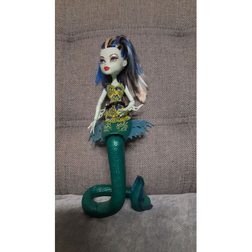 Monster High Great Scarrier Reef Glowsome Ghoulfish Frankie Stein