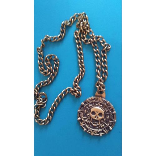Collier Pendentif Disney Disneyland Paris Emblême Pirates Des Caraibes