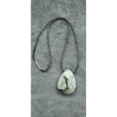 Pendentif En Émeraude Percé
