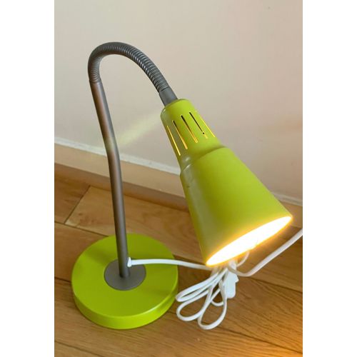 Lampe Désign Vintage- Lampe De Bureau Ou Chevet- -Pratiquement Neuve- Lampe Vintage Année 1985/90- Couleur: Jaune Vert Suédois- Hauteur Totale Dépliée-70cm- Base Diametre 14 Cm- Matériaux : Métal