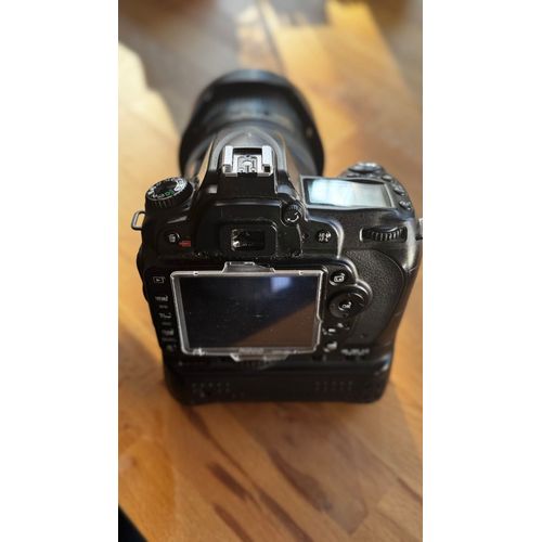 NIKON D90 reflex 12.3 mpix + 4 OBJECTIFS