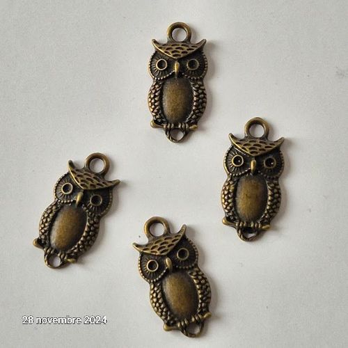 Lot De 4 Breloques , Pendentifs Chouettes Ou Hiboux En Bronze Pour Déco, Bracelet