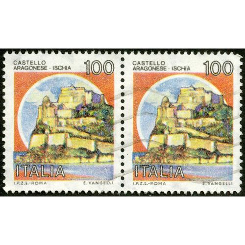 Deux Timbres Oblitérés Italia, Castello Aragonese - Ischia, 100