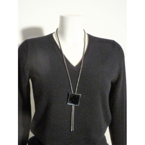 Collier/ Sautoir En Métal Gris Foncé Avec Son Carré Miroité