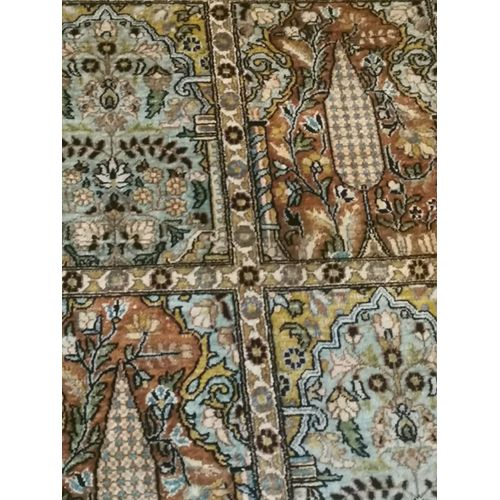 Tapis Inde Pure Soie De Cashemire  Occasion Fait Main Entierement  En Bon État Taille 274×183