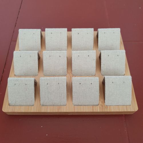 Petit Plateau Pour Boucles D'oreilles En Bois Et Coton Beige Naturel.