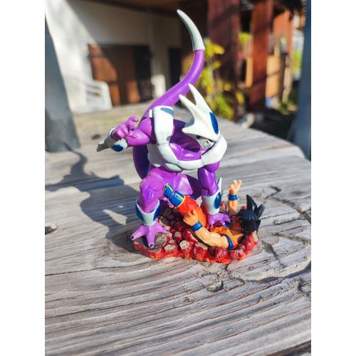 Figurine Dragon Ball Z Magahouse Capsule Neo Cooler Vs Son Goku