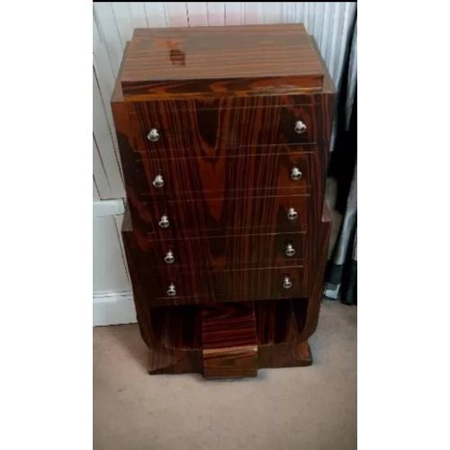 Un Semainiers Art Déco 5 Tiroirs En Palissandre Et Bois D'hêtre, Finition Vernie.