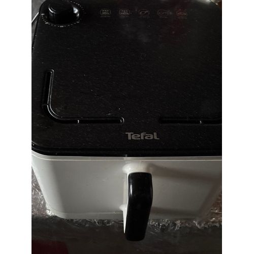 Tefal Air Fryer noir et blanc