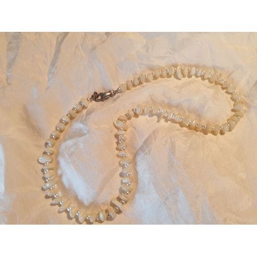 Collier De Perles Blanches Difformes