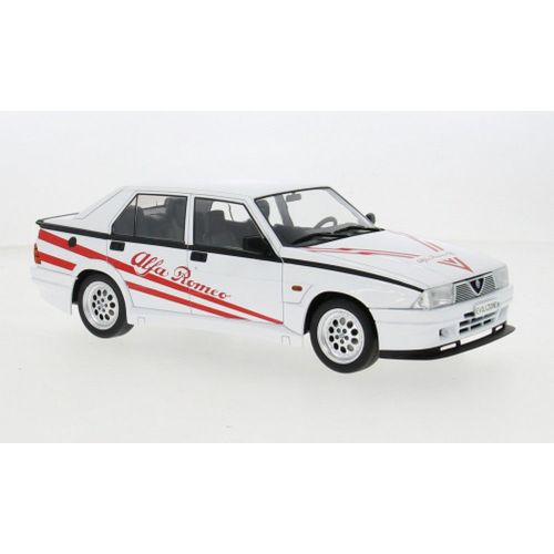 Alfa Romeo 75 Turbo Evolution Blanche 1987 1/18 Mcg-Mcg