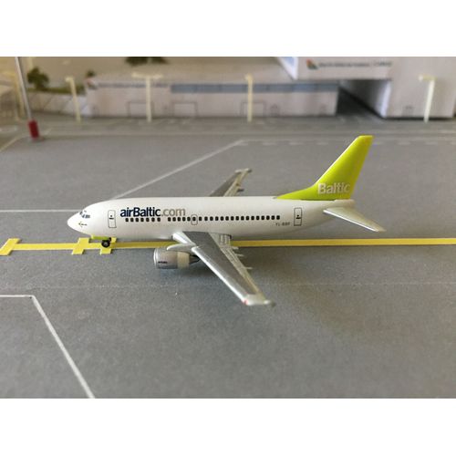 Herpa 1/500 505659 Air Baltic B737-500