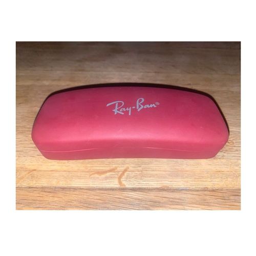 Etui Rigide Lunettes Vue Ray Ban Coque Rouge foncé Bordeaux Interieur Rouge Mixt Homme Femm Enfant Protection Lunette Soleil Optique Ecrin Boite Proteger Chocs Design Rayban Housse Securite 16x5.5Cm