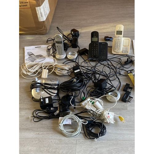 Nombreux téléphones sans fil Philips et Alcatel avec câble et alimentation 
