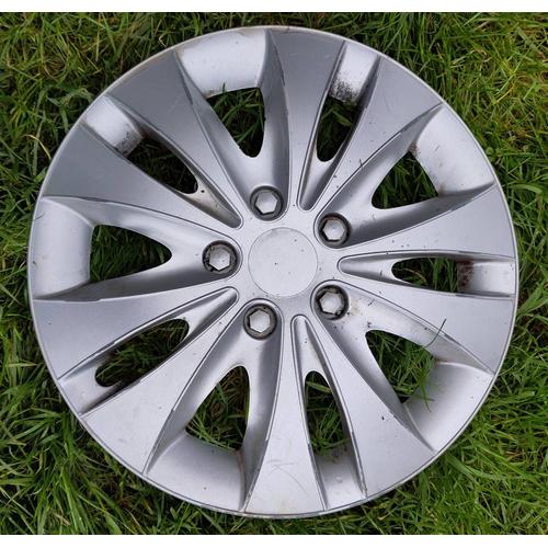 Enjoliveur De Roue De Voiture Automobile Storm 15" 15 Pouces En Abs Carbone De La Marque Jestic Couleur Argent Silver