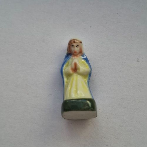 Fève - Santon - Nativité De La Vierge Marie Santons De Saints Saints Crèche - Santon Personnage Femme Voile Blanc Soeur A Genou Marie Socle Vert Ref%19