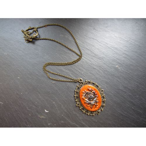 Collier Avec Cabochon Orange