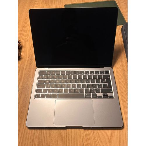 Apple MacBook Air 13" 2022 Puce M2 CPU 8 coeurs - Ram 8 Go - SSD 256 Go Gris sidéral