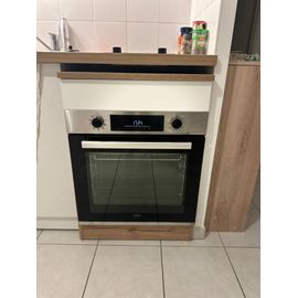 Four encastrable beko avec ça table