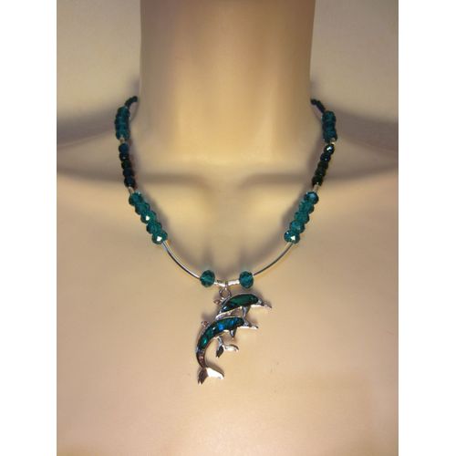 Collier Bleu Avec Pendentif Dauphins