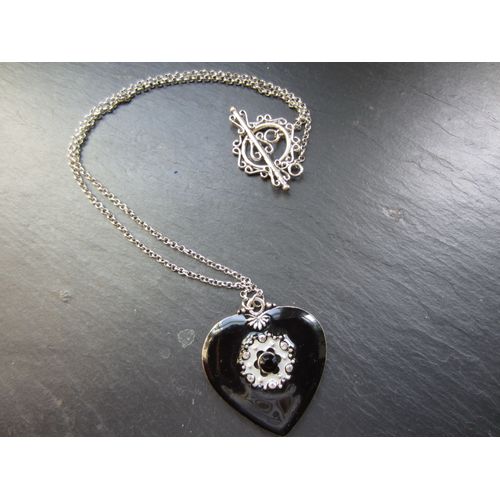 Collier Avec Pendentif En C?ur Noir