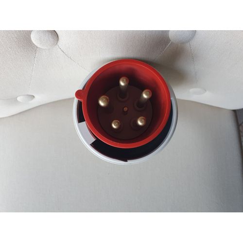 Fiche droite P17 - IP66/67 - 63 A - 380/415 V  - 3P+N+T 058705