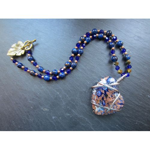 Collier Bleu Et Or Avec Pendentif En Coeur