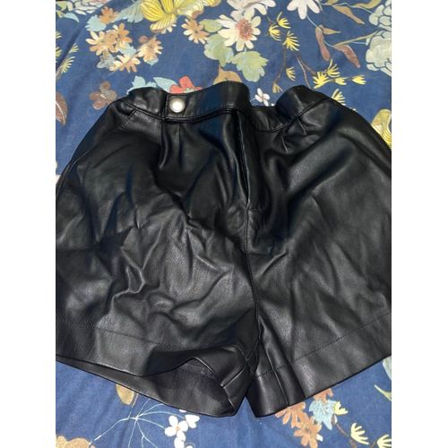Short En Cuir