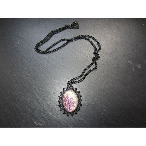 Collier Noir Avec Cabochon