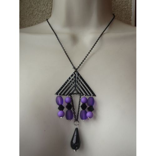 Collier Noir Et Violet Avec Pendentif