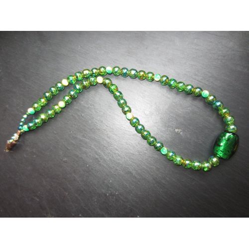 Collier Dans Différents Ton De Vert