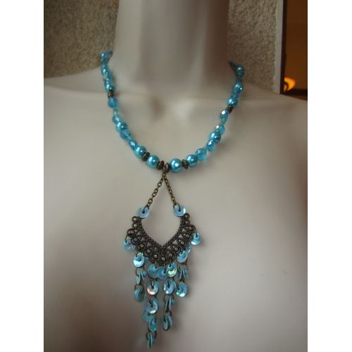 Collier Bleu Avec Pendentif Couleur Bronze