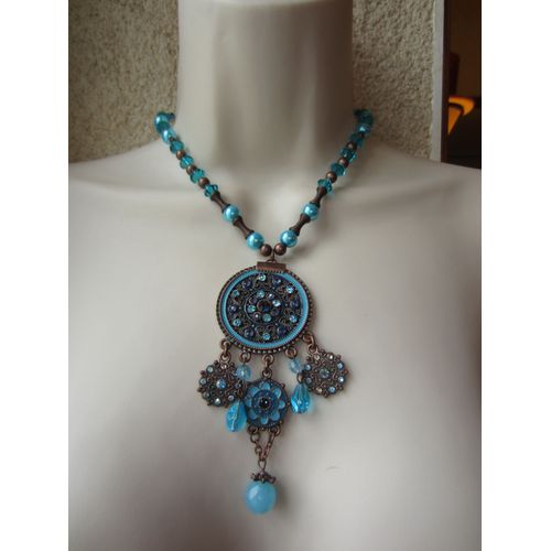 Collier Bleu Avec Pendentif Bronze Et Bleu