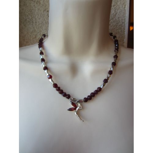 Collier Rouge Avec Pendentif En Elfe