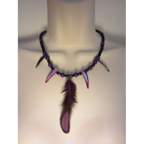 Collier Violet Et Noir Avec Plume Et Nacre