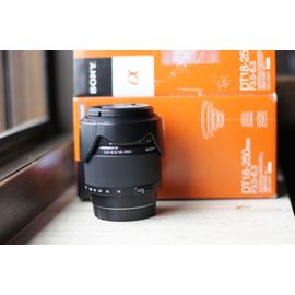 Objectif zoom Sony DT 18-250mm f/2,5-6,3