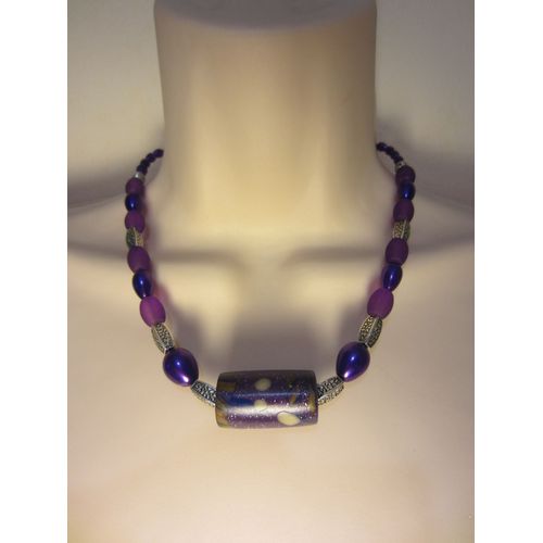 Collier Violet Avec Pendentif En Pâte Fimo