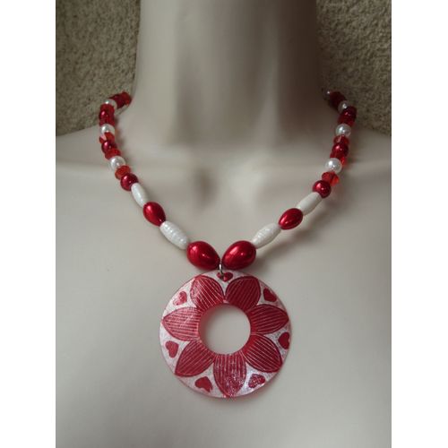 Collier Rouge Et Blanc Avec Pendentif En Nacre
