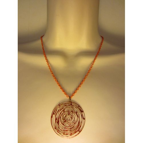 Collier Orange Avec Pendentif