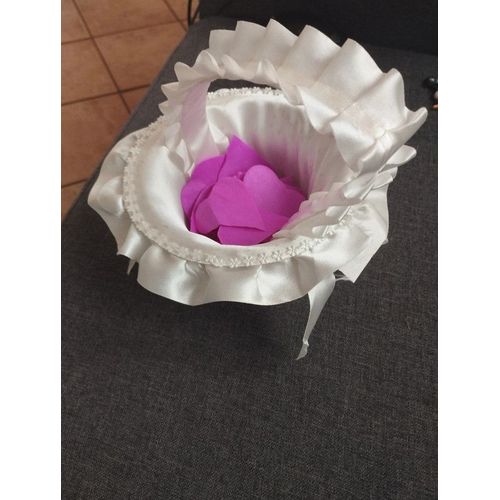 Panier de mariage avec coeur en papier