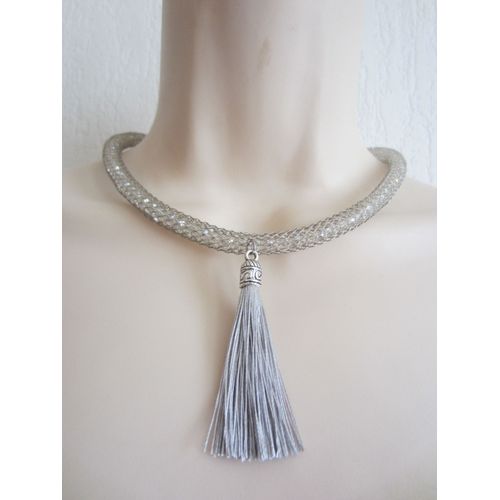 Collier Ras Cou Gris Avec Pompon