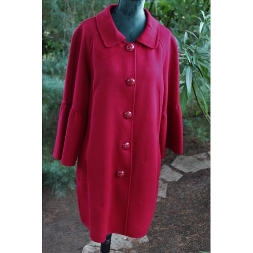 Élègant Manteau Rouge Caroll À La Coupe Très Feminine.Taille Étiquetèe:40.