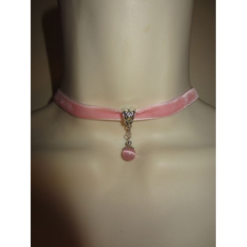 Collier Ras Cou Rose Avec Pendentif